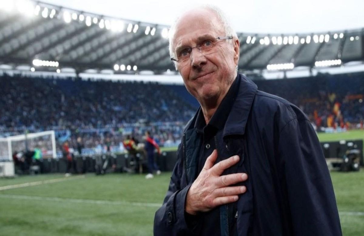 gelsenkirchen-germany-manager-of-england-sven-goran-eriksson-applauds-prior-to-the-fifa-world