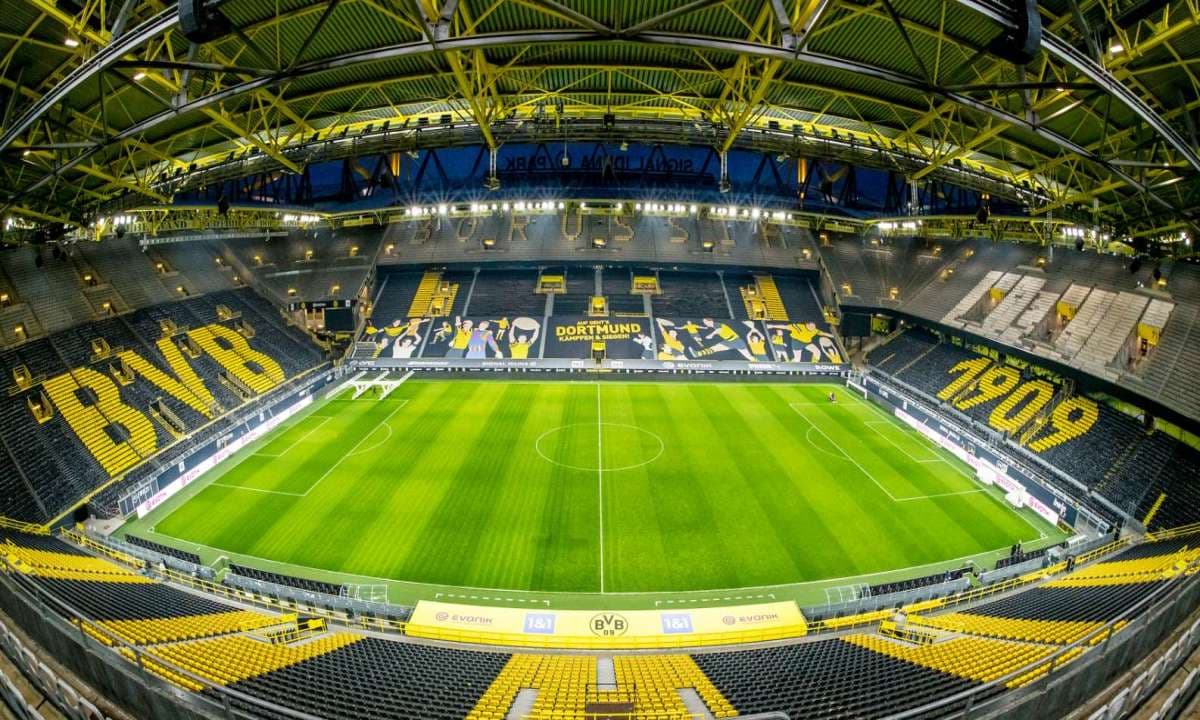 This is the stadium of the Borussia Dortmund team in Germany. The stadium opened in 1974 and has a capacity of 81,365. Renovations cost €200 million in 2006.