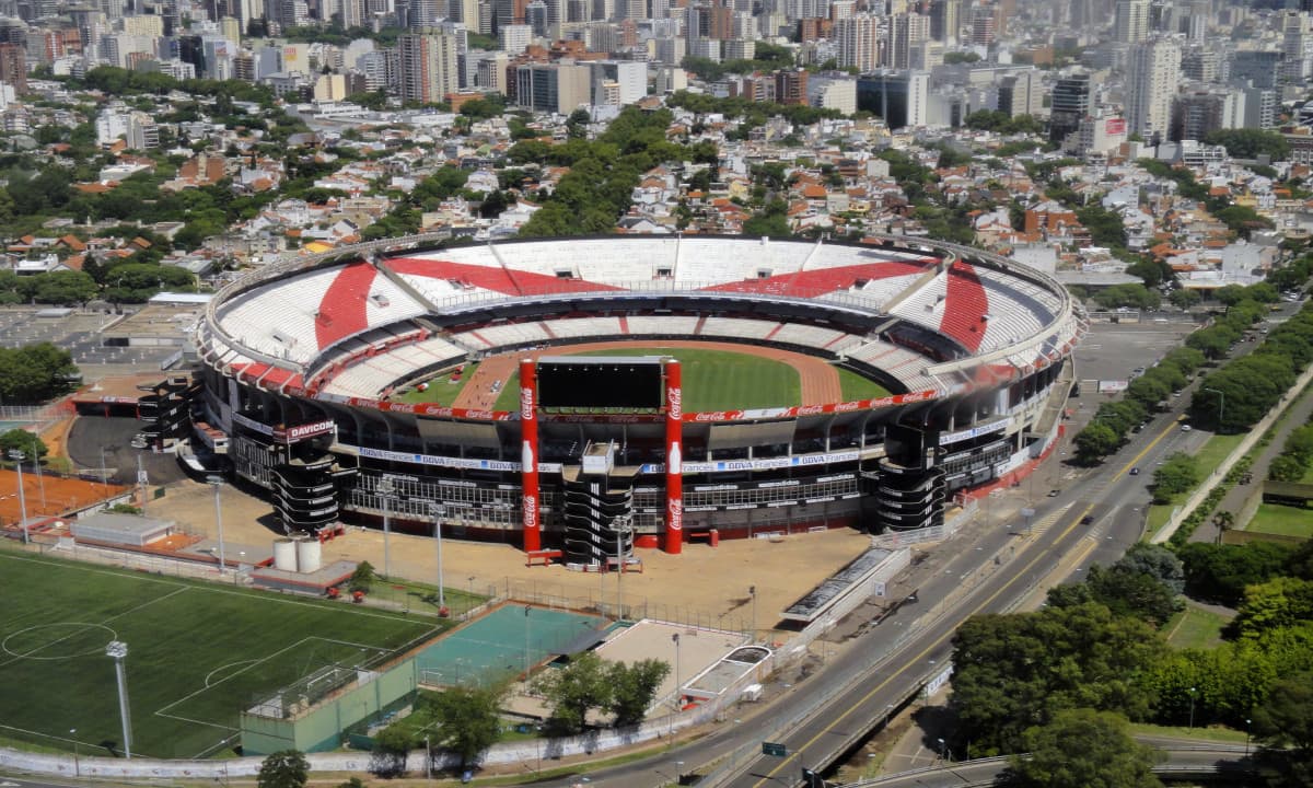 Estadio Monumental Antonio Vespucio Liberti.